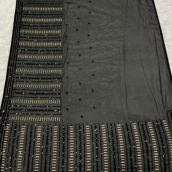 Pre-stitched black and gold saree with blouse and petticoat - Picture 4 of 4